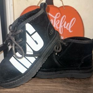 Boy BLACK UGG SIZE 1